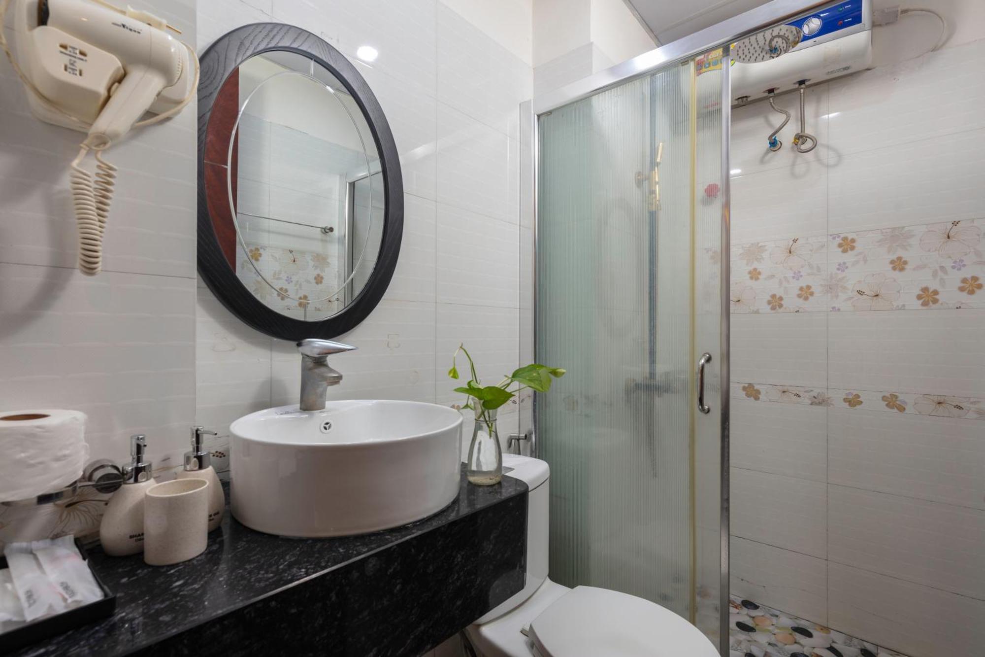 Queen Light Hotel Hanoi Exterior foto